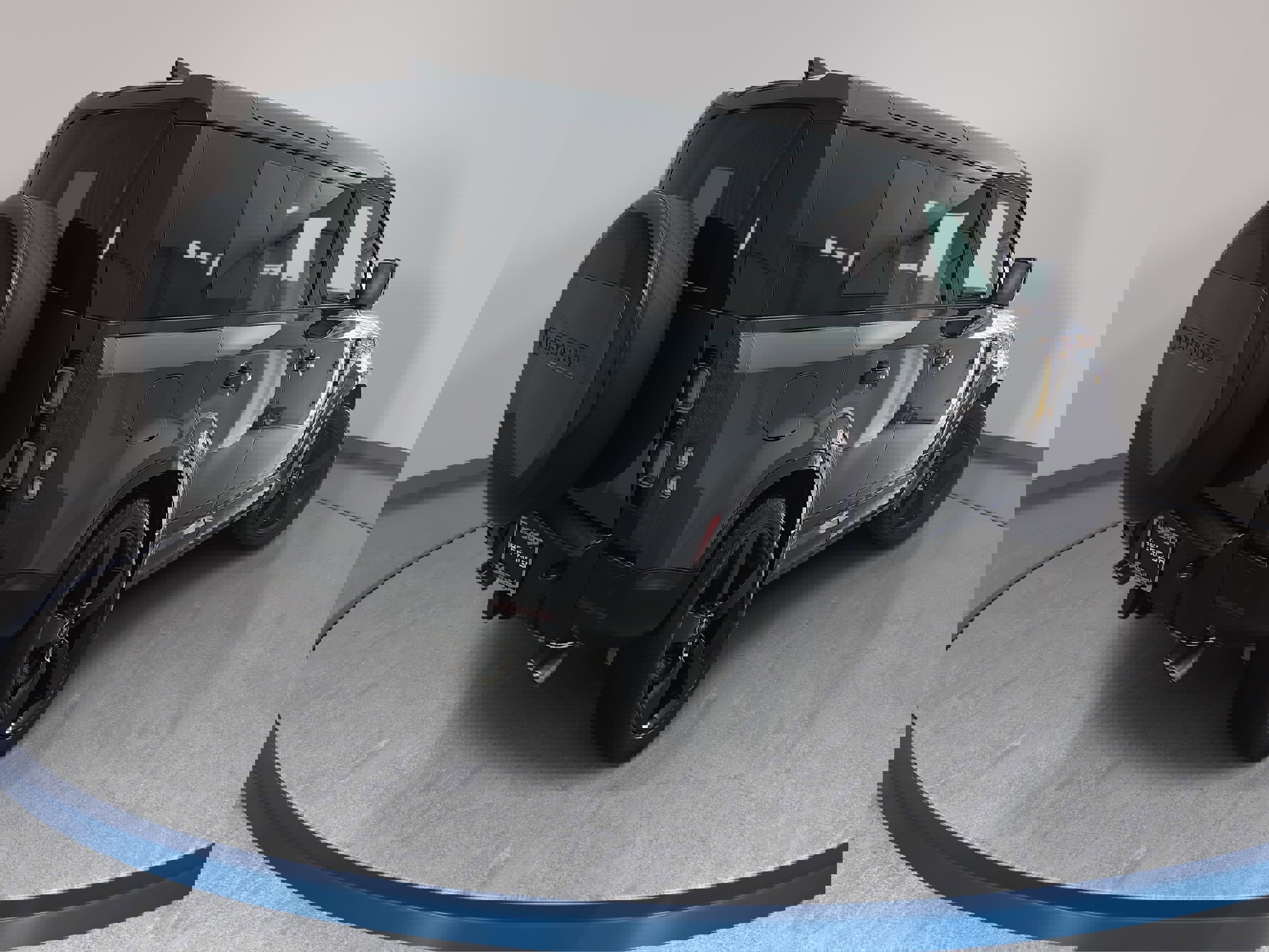 Certified 2025 Land Rover Defender 110 V8 image 5