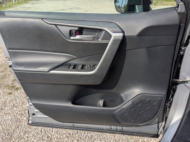 Used 2025 Toyota RAV4 XLE image 11