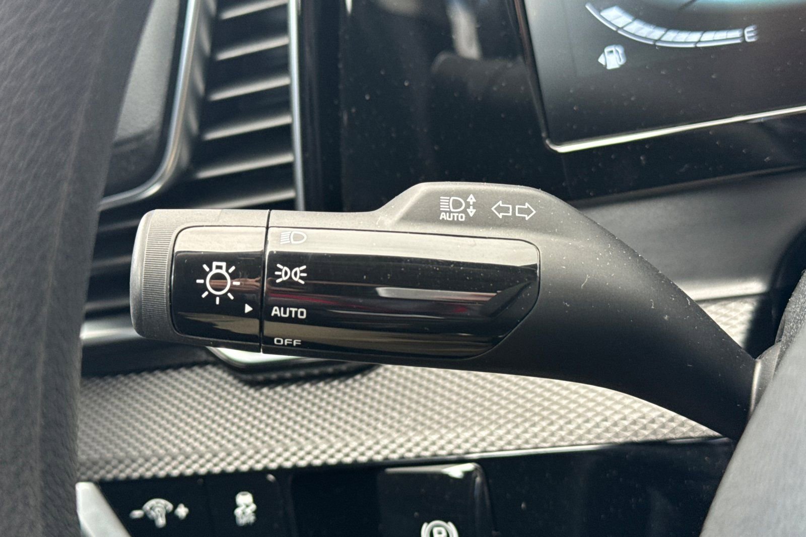 Certified 2025 Kia Sportage LX image 38