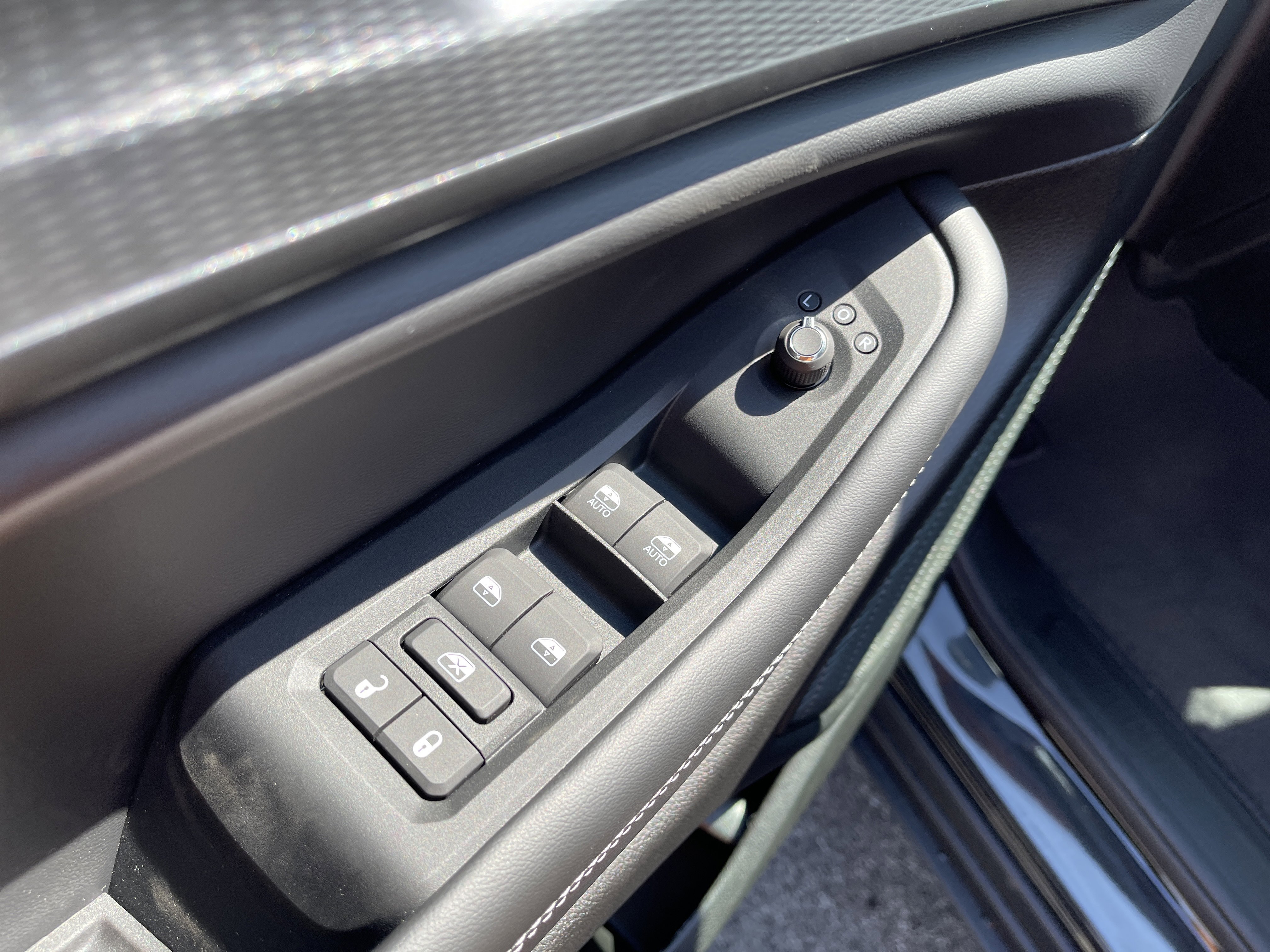 New 2025 Jeep Grand Cherokee Altitude image 9
