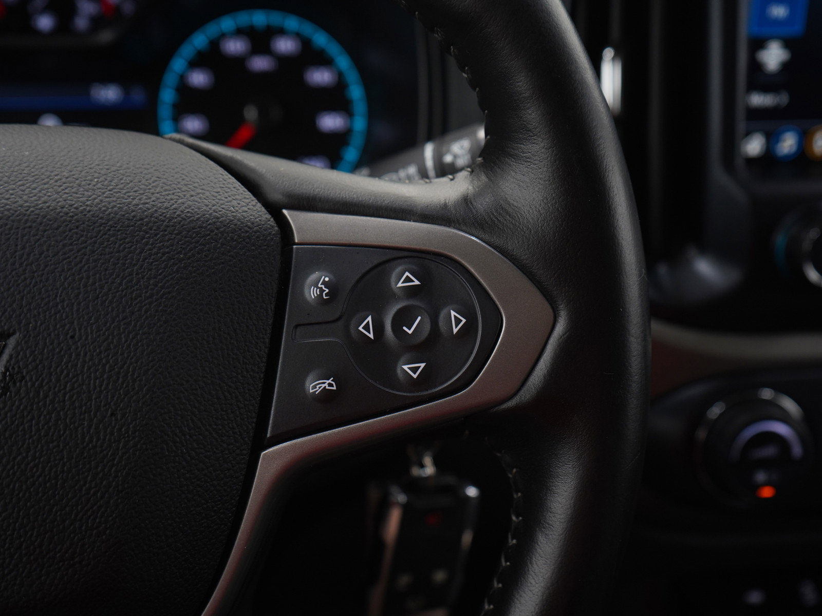 Used 2019 Chevrolet Colorado Z71 w/ Z71 Midnight Edition AWD/4WD image 27