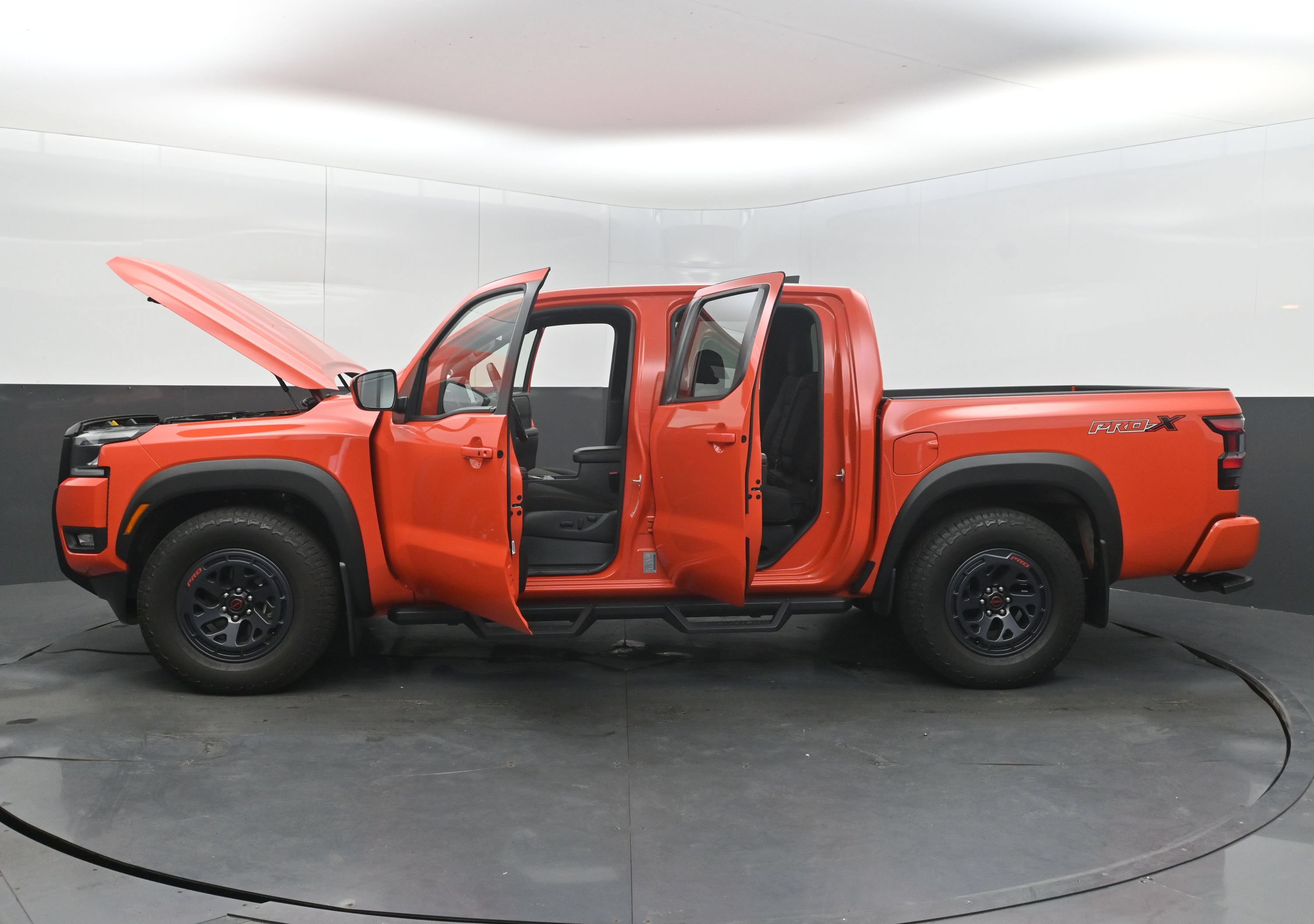 Used 2025 Nissan Frontier Pro-X RWD image 41