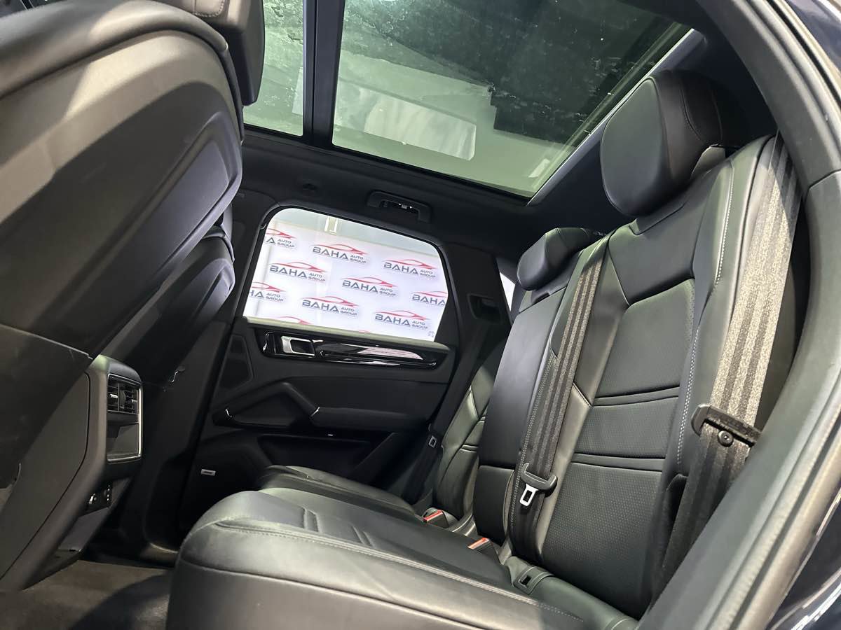 Used 2021 Porsche Cayenne image 53