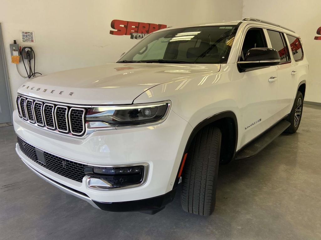Used 2025 Jeep Wagoneer L Series II AWD/4WD image 7