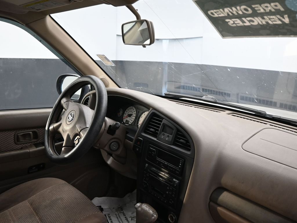 Used 2004 Nissan Pathfinder SE w/ (POP) SE Popular Pkg image 12