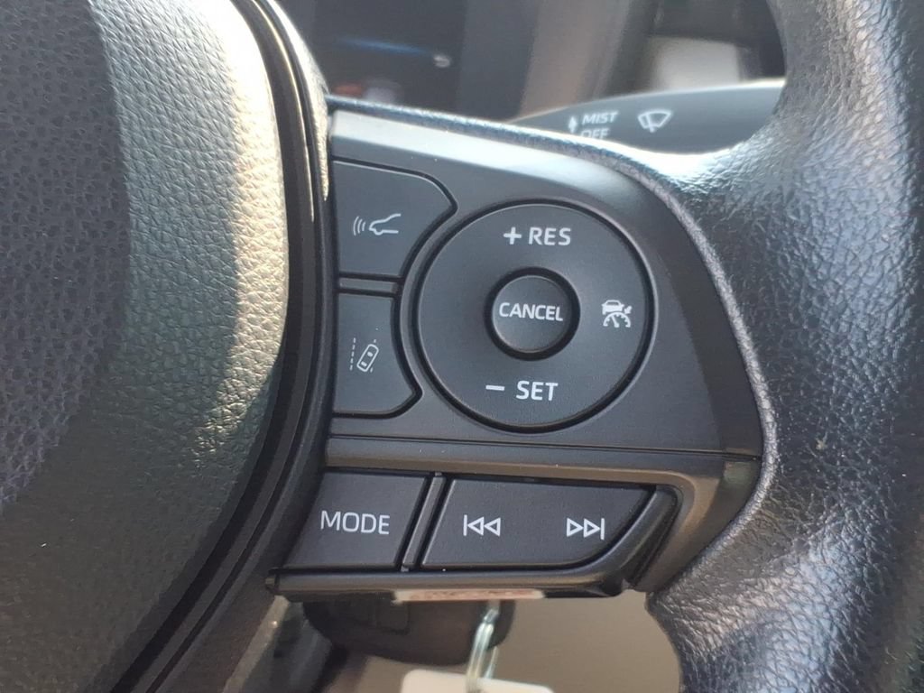 Used 2022 Toyota Corolla Cross L FWD image 23