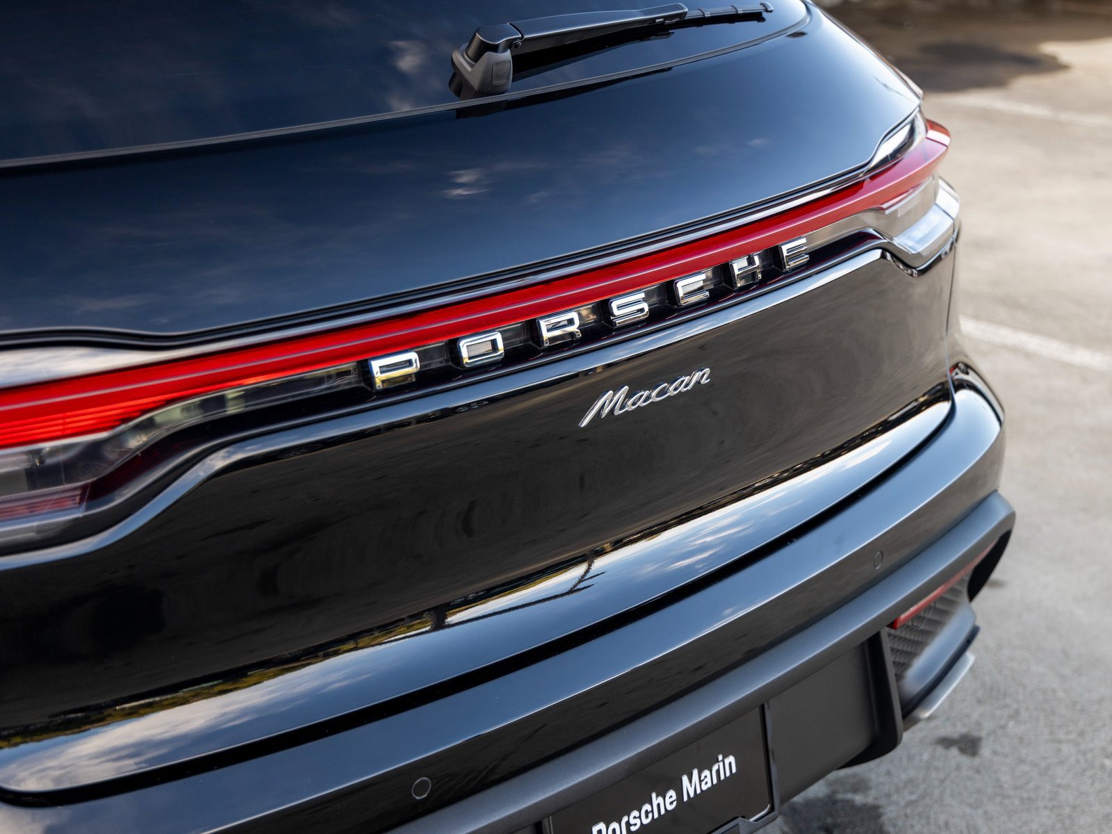 Certified 2025 Porsche Macan image 19