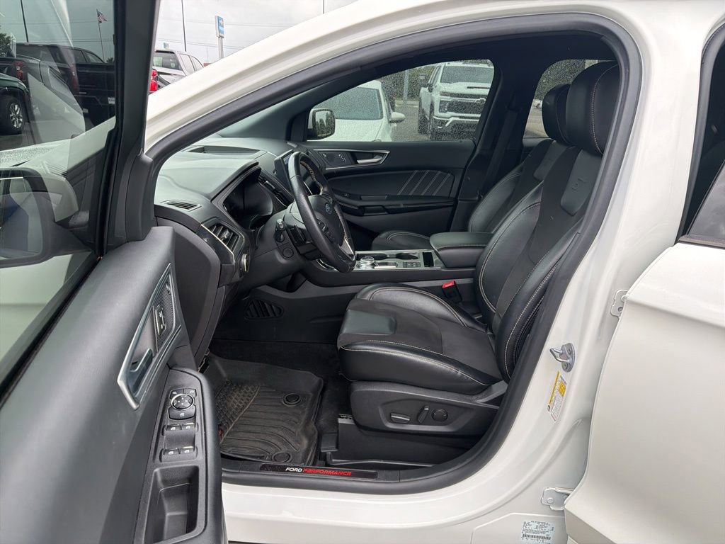 Used 2024 Ford Edge ST w/ Equipment Group 401A AWD/4WD image 6