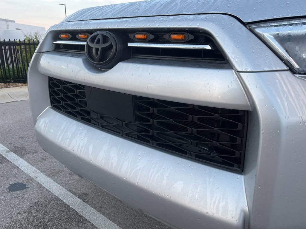 Used 2022 Toyota 4Runner SR5 AWD/4WD image 14