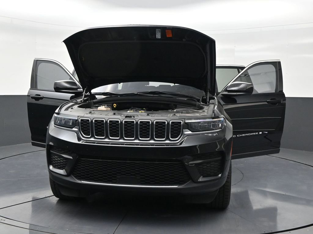 Used 2024 Jeep Grand Cherokee Laredo X w/ Luxury Tech Group I AWD/4WD image 33