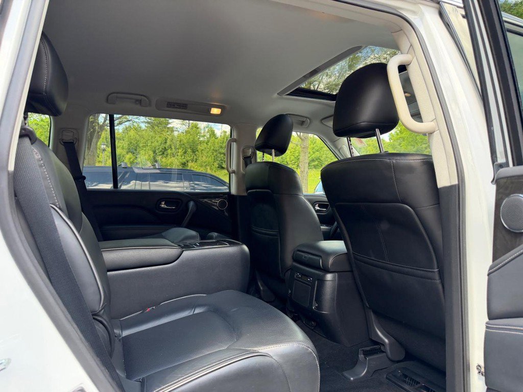 Used 2022 INFINITI QX80 Luxe w/ All-Season Package AWD/4WD image 10