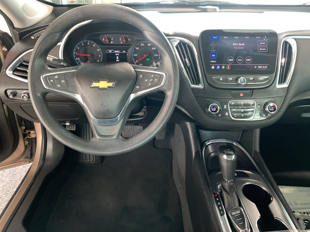Used 2019 Chevrolet Malibu LT FWD image 16