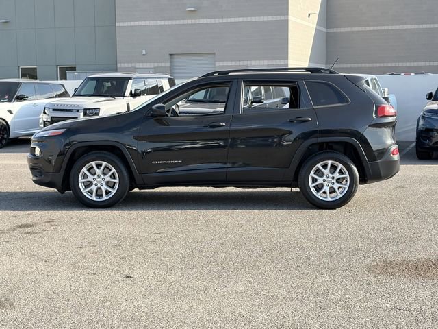 Used 2016 Jeep Cherokee Sport image 30