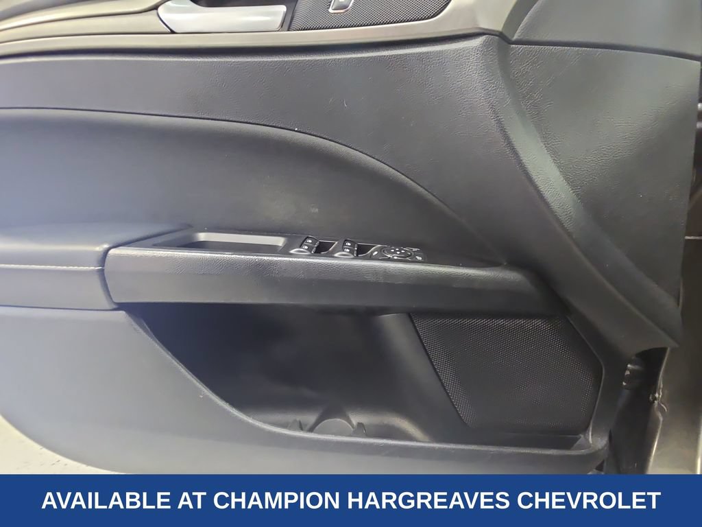 Used 2017 Ford Fusion SE w/ Fusion SE Technology Package FWD image 32