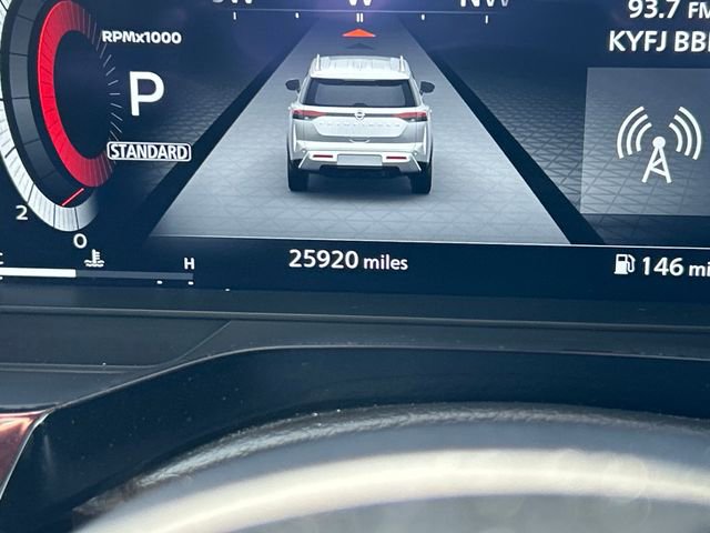 Used 2024 Nissan Pathfinder Platinum FWD image 16