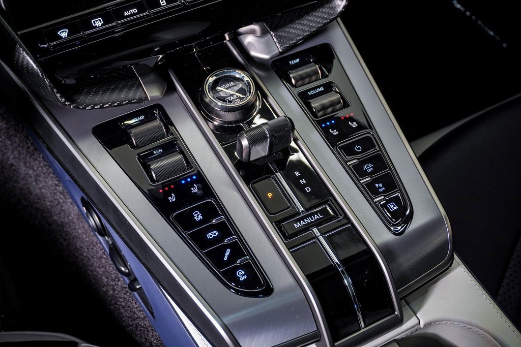 New 2025 Aston Martin Vanquish image 31