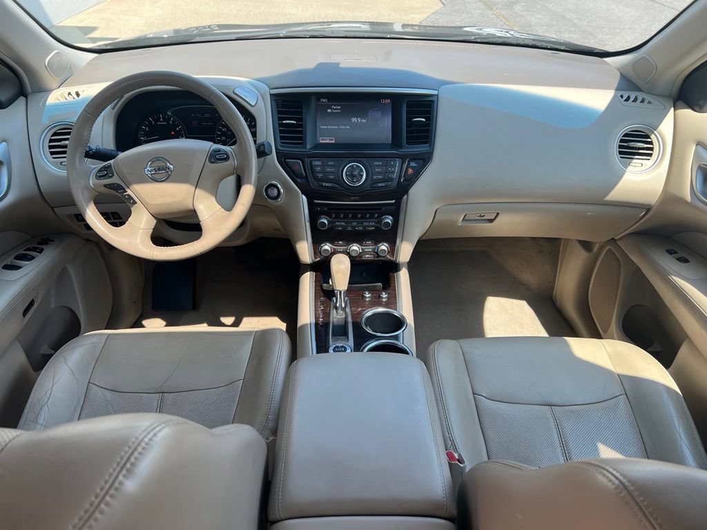 Used 2013 Nissan Pathfinder Platinum w/ Platinum Premium Pkg AWD/4WD image 2