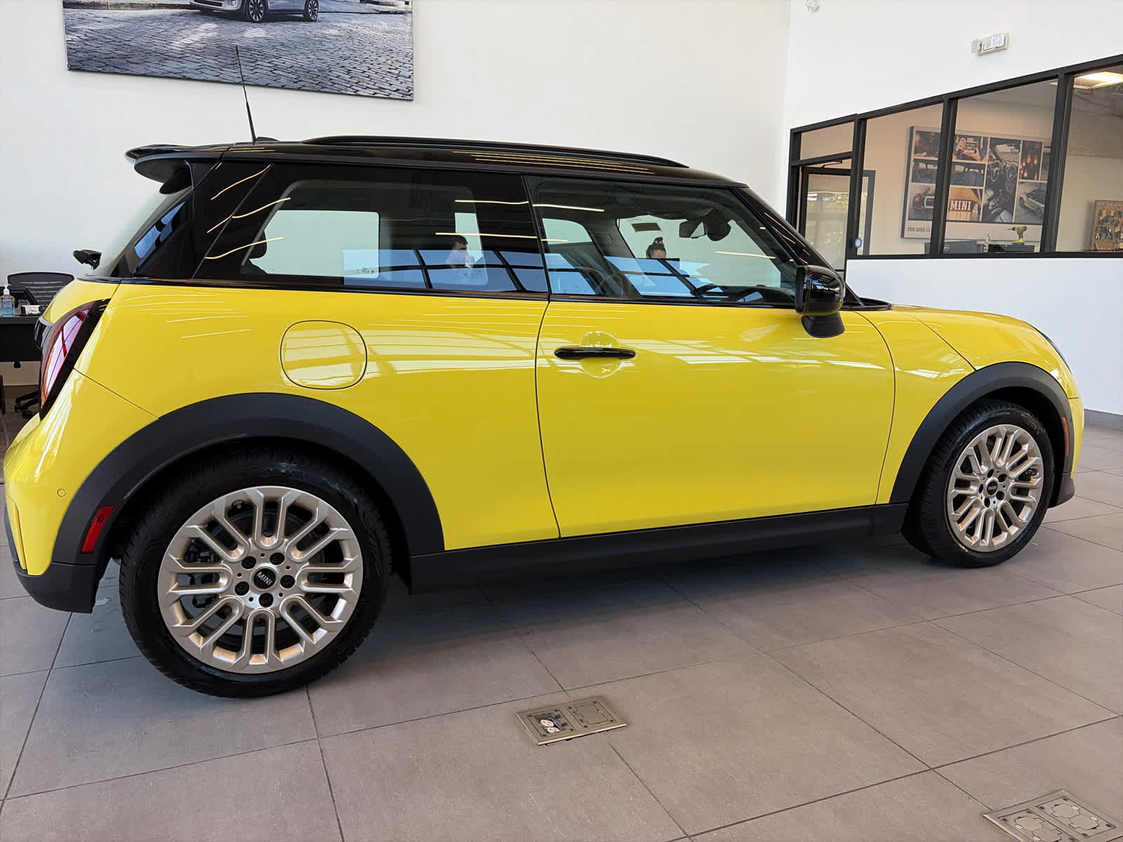 Used 2025 MINI Cooper S FWD image 2