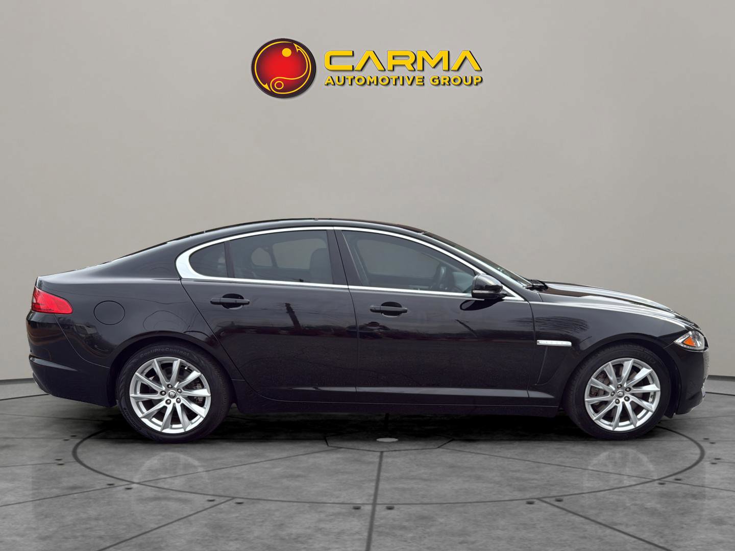 Used 2012 Jaguar XF image 9
