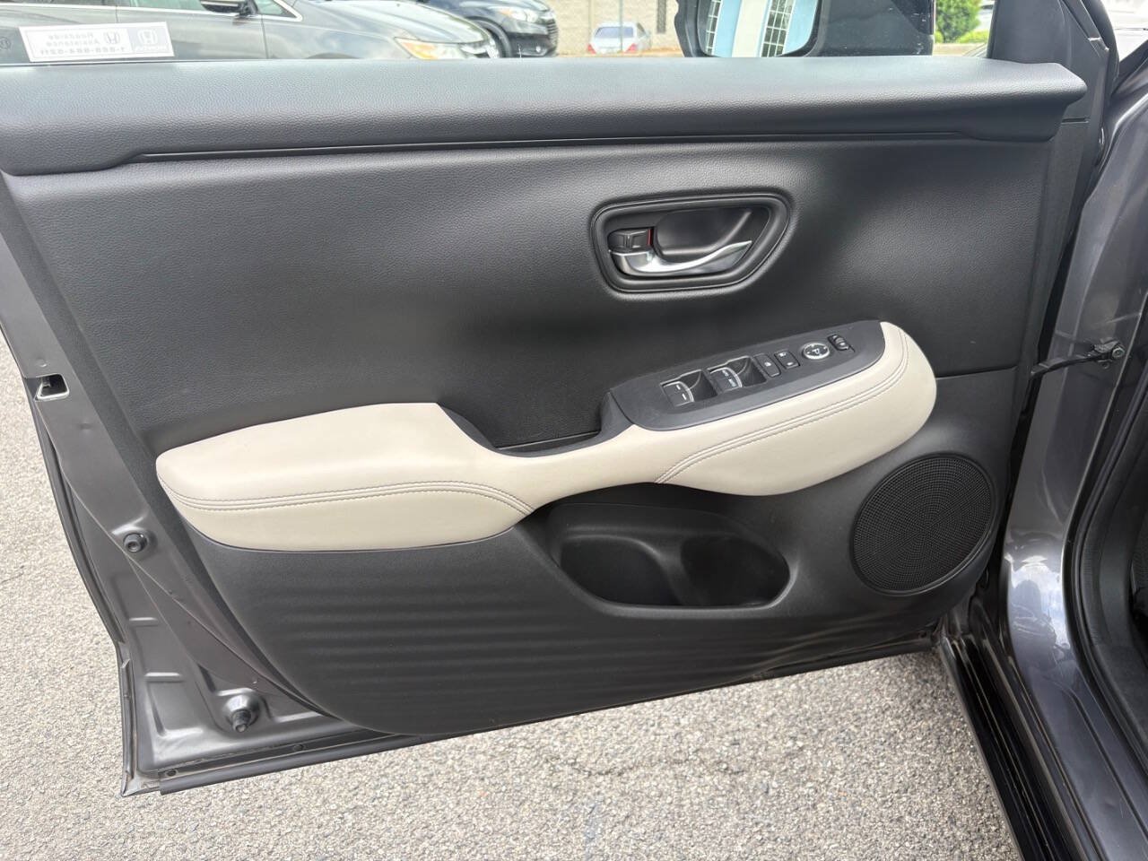 Used 2023 Honda HR-V EX-L image 8