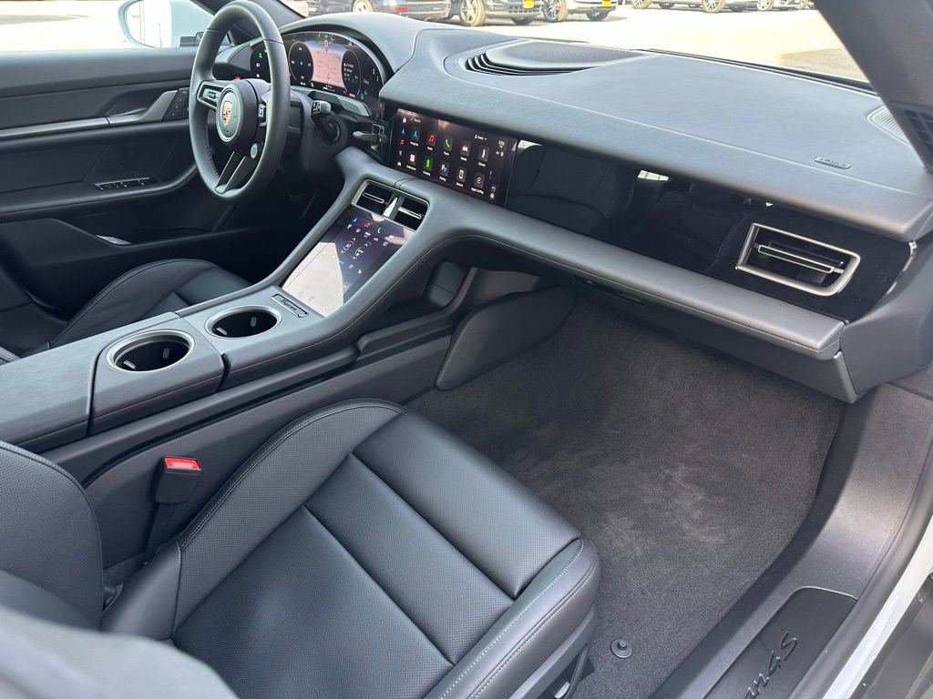 New 2025 Porsche Taycan 4S image 21