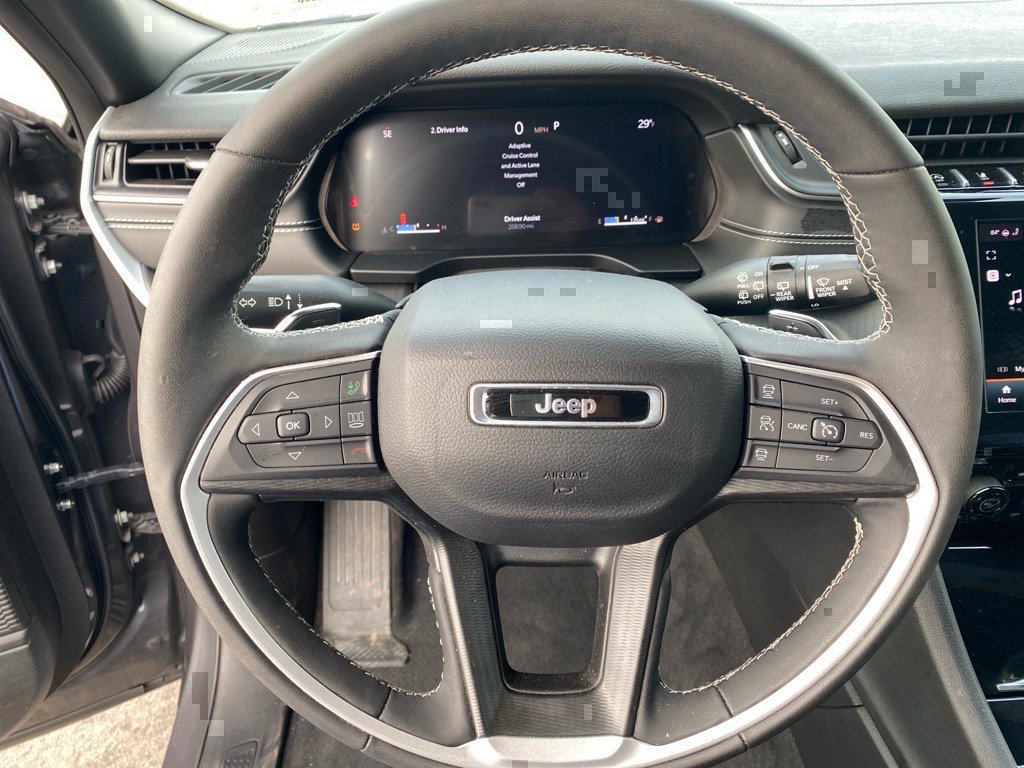 Used 2024 Jeep Grand Cherokee L Altitude image 9