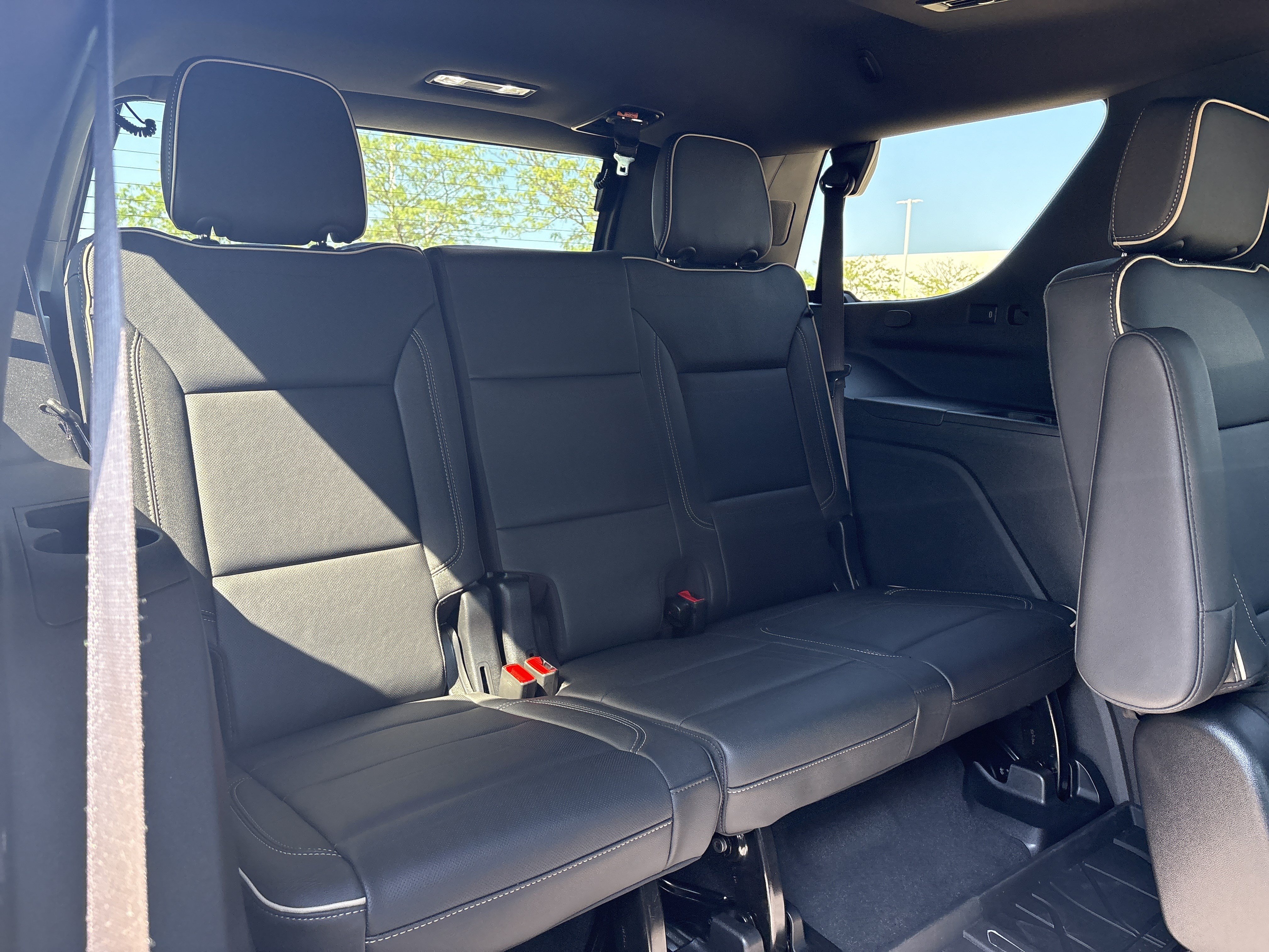 Used 2024 Chevrolet Tahoe Premier w/ Advanced Technology Package AWD/4WD image 18