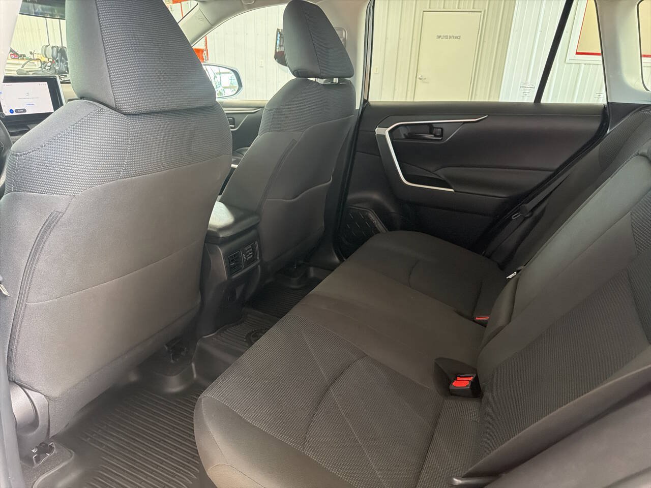 Used 2023 Toyota RAV4 LE AWD/4WD image 20