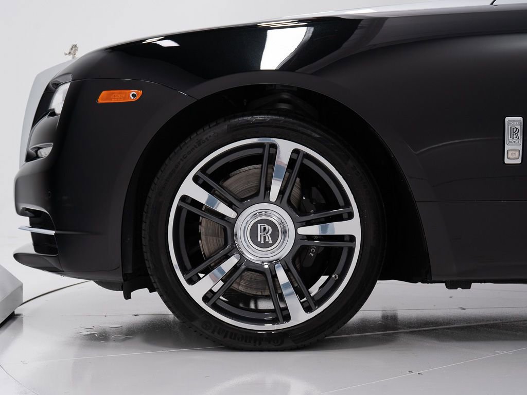 Used 2019 Rolls-Royce Wraith image 40