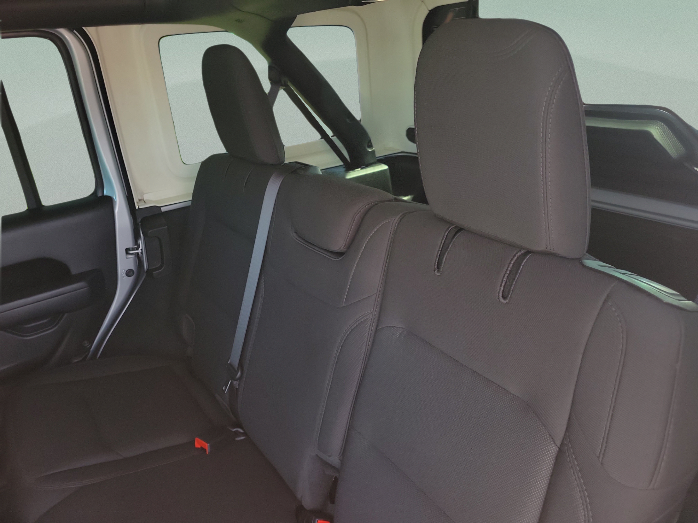 Used 2022 Jeep Wrangler Unlimited Sport AWD/4WD image 8