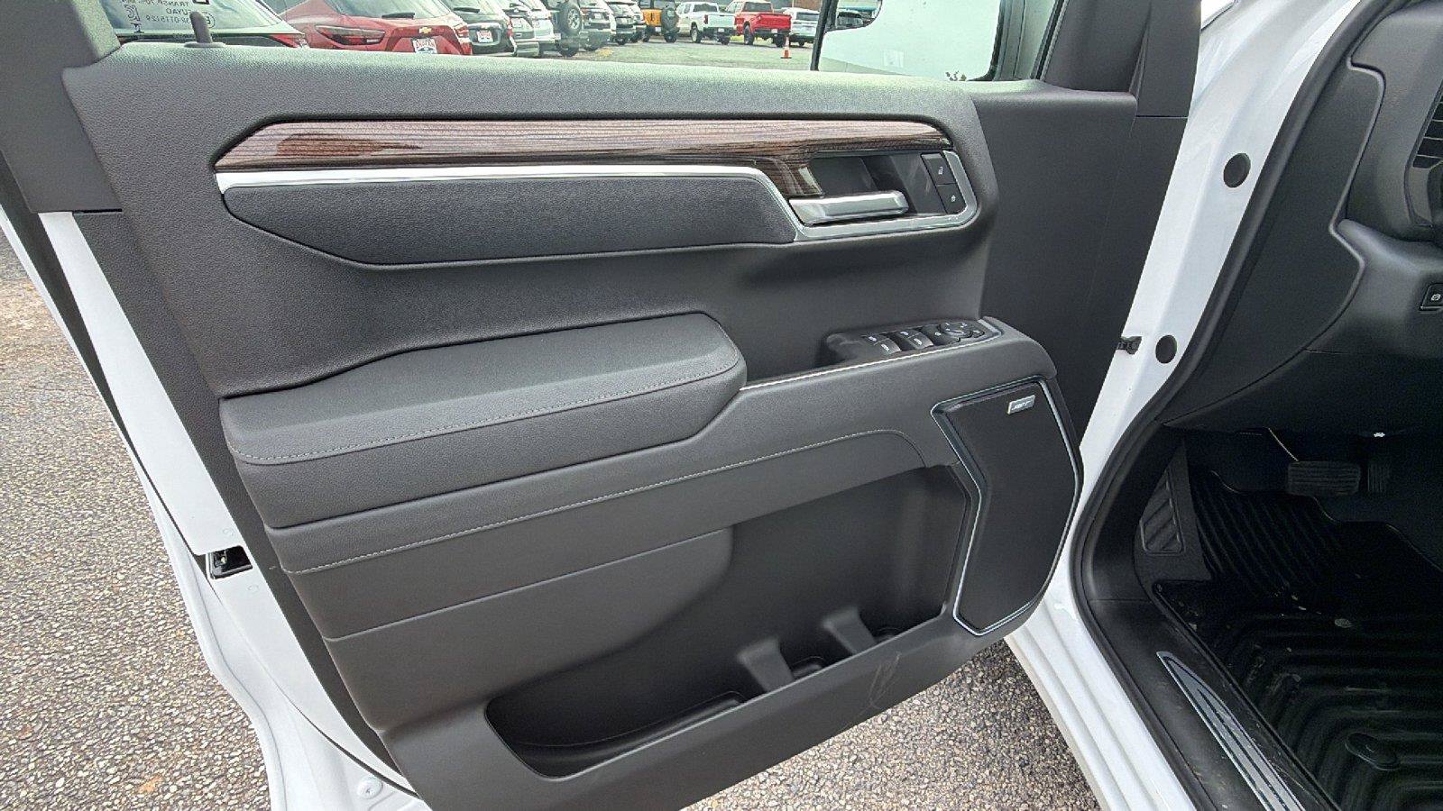 New 2026 Chevrolet Silverado 1500 RST w/ Convenience Package II AWD/4WD image 15