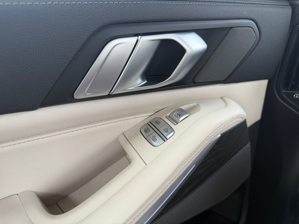 Used 2021 BMW X7 M50i image 34
