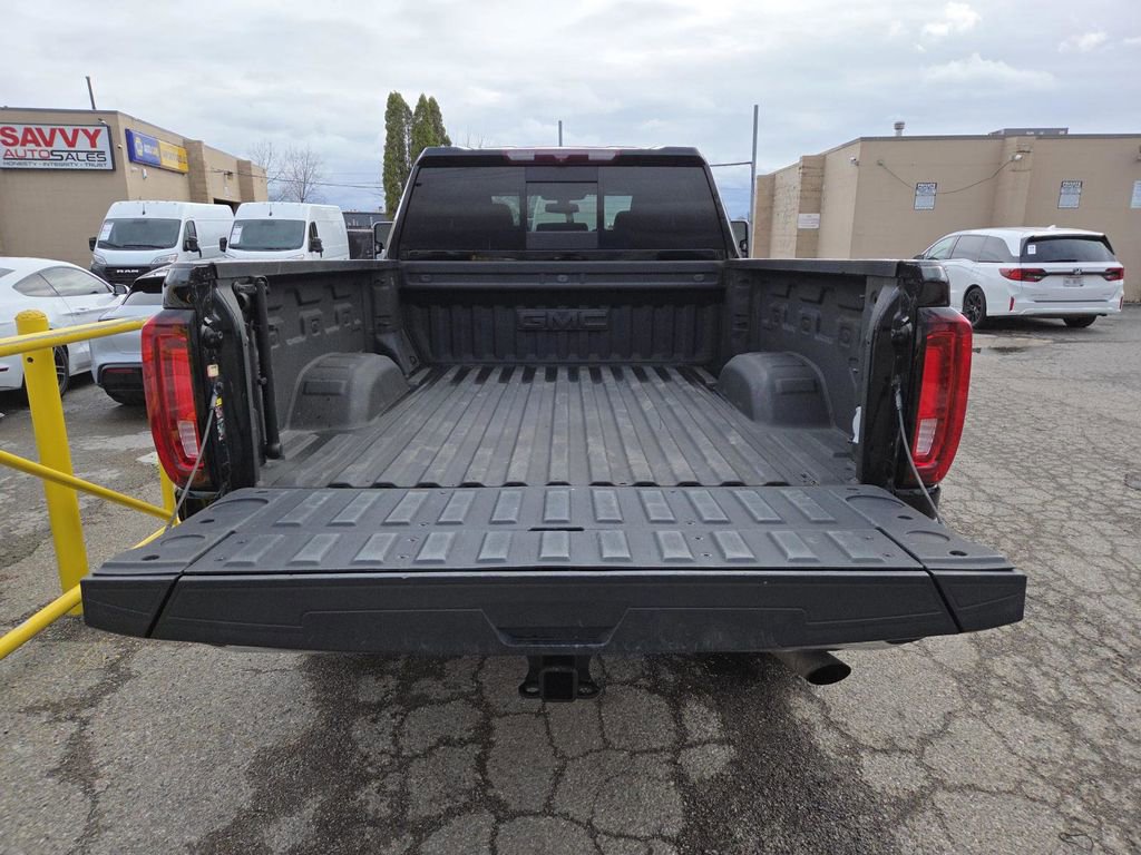 Used 2022 GMC Sierra 2500 SLT w/ SLT Premium Package image 21