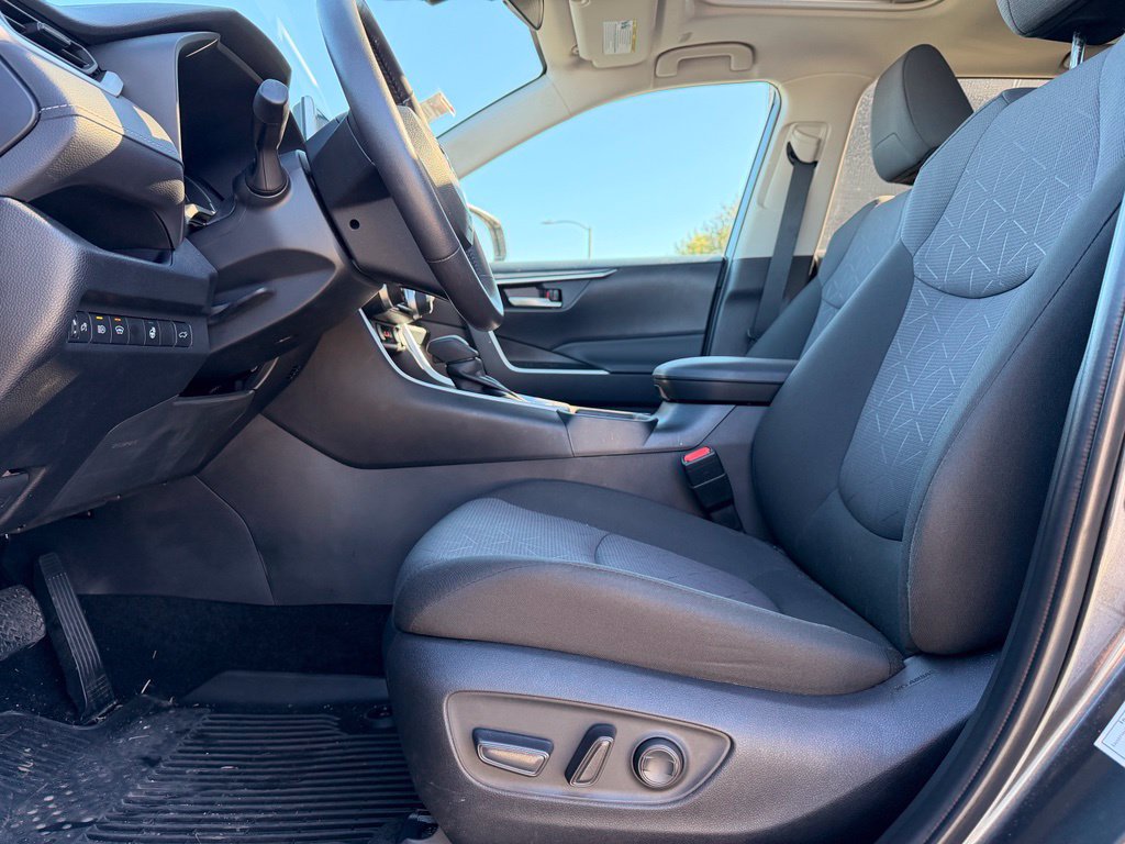Used 2025 Toyota RAV4 XLE w/ Convenience Package AWD/4WD image 2