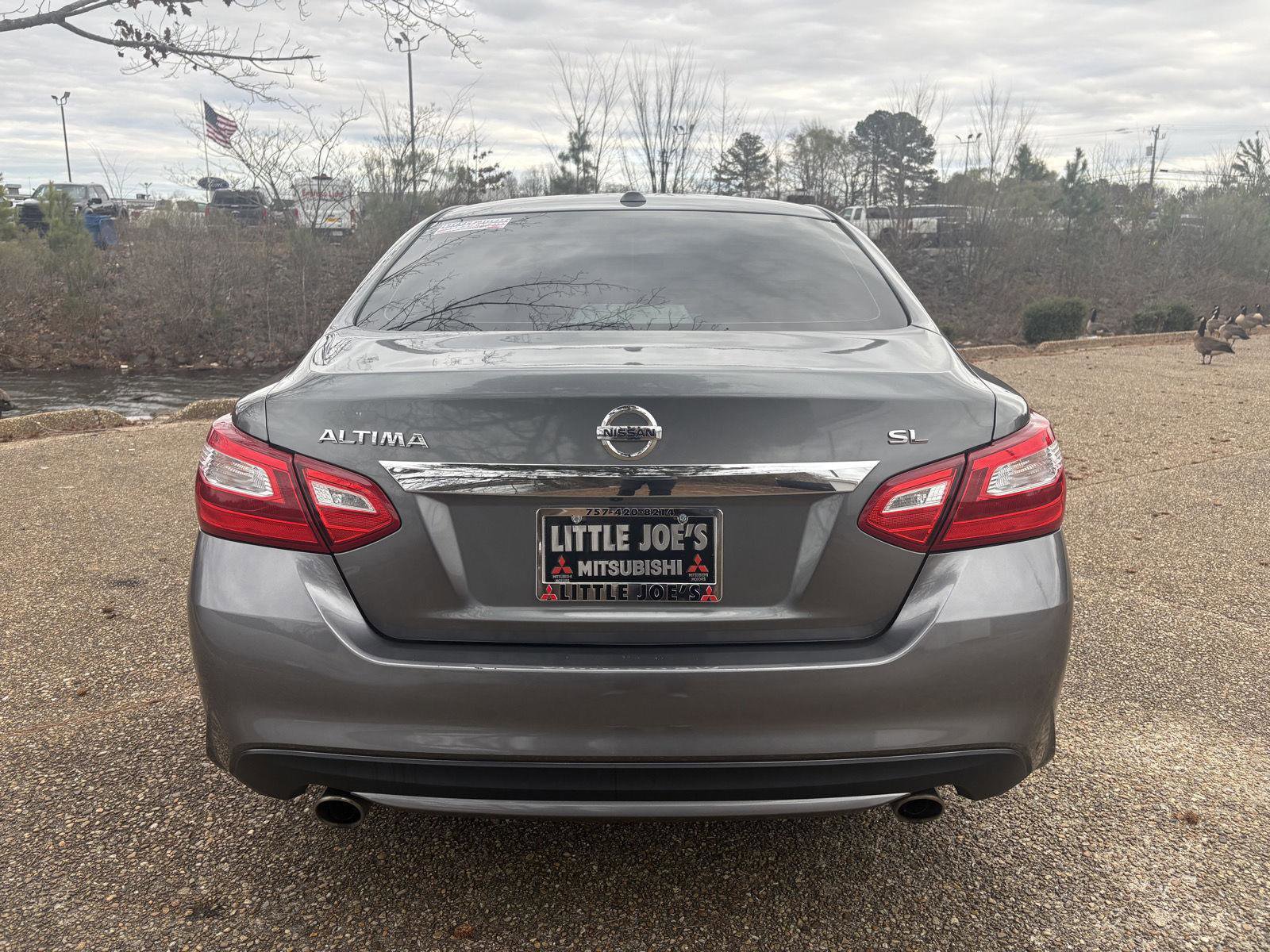 Used 2016 Nissan Altima 2.5 SL w/ 2.5 Technology Package image 6