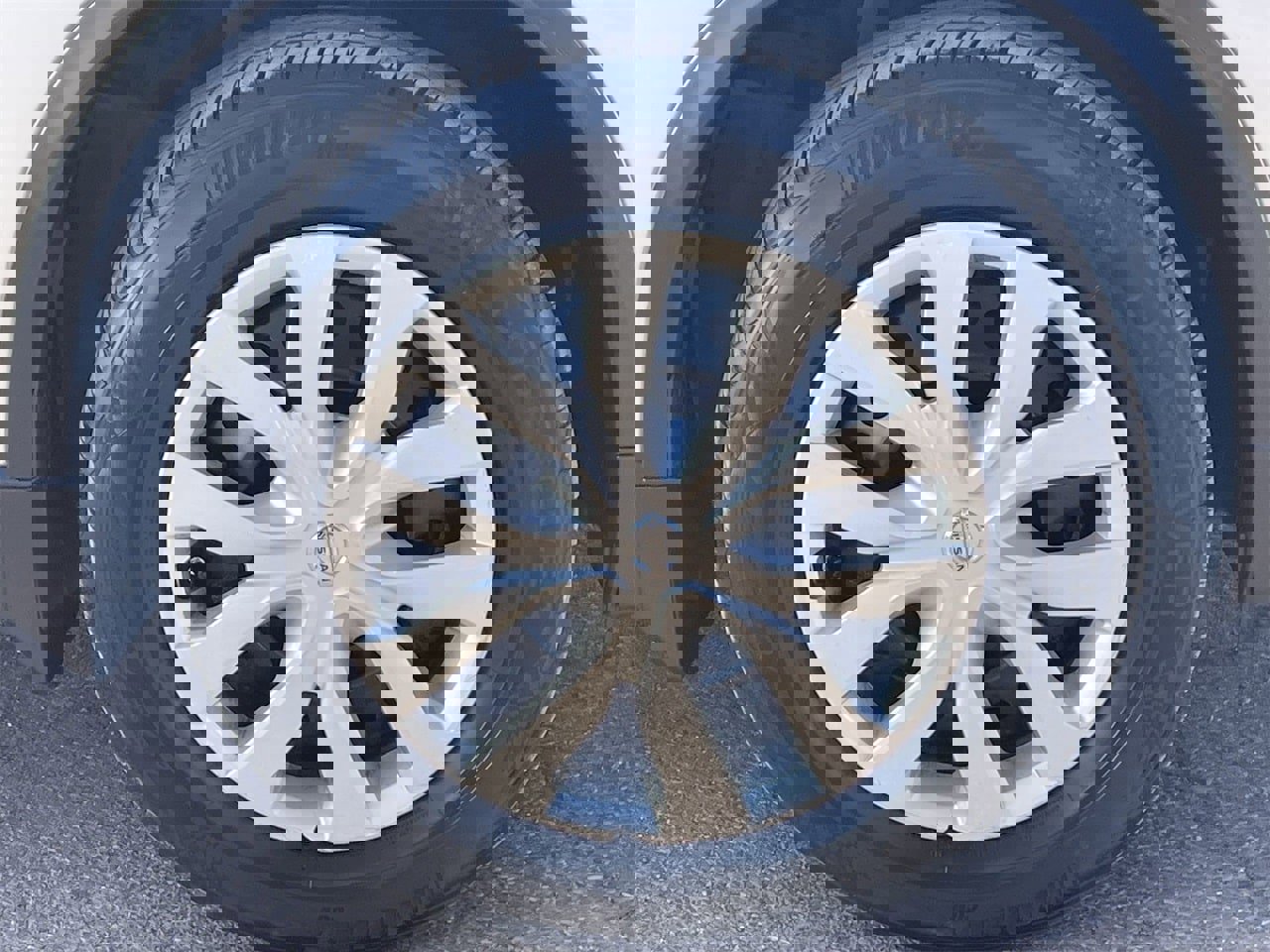 Used 2020 Nissan Rogue S image 9