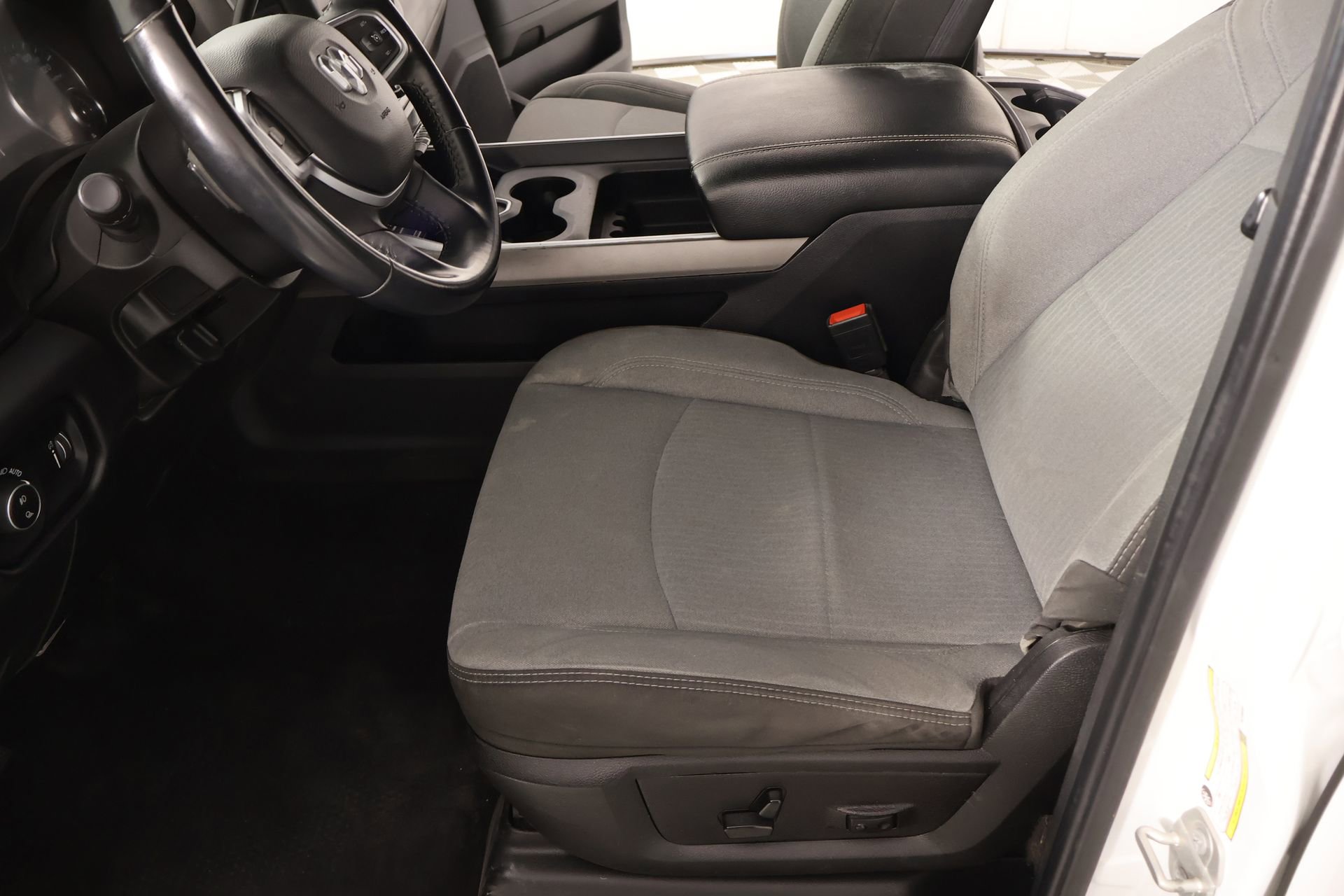 Used 2024 RAM 2500 Big Horn w/ Off Road Package image 10