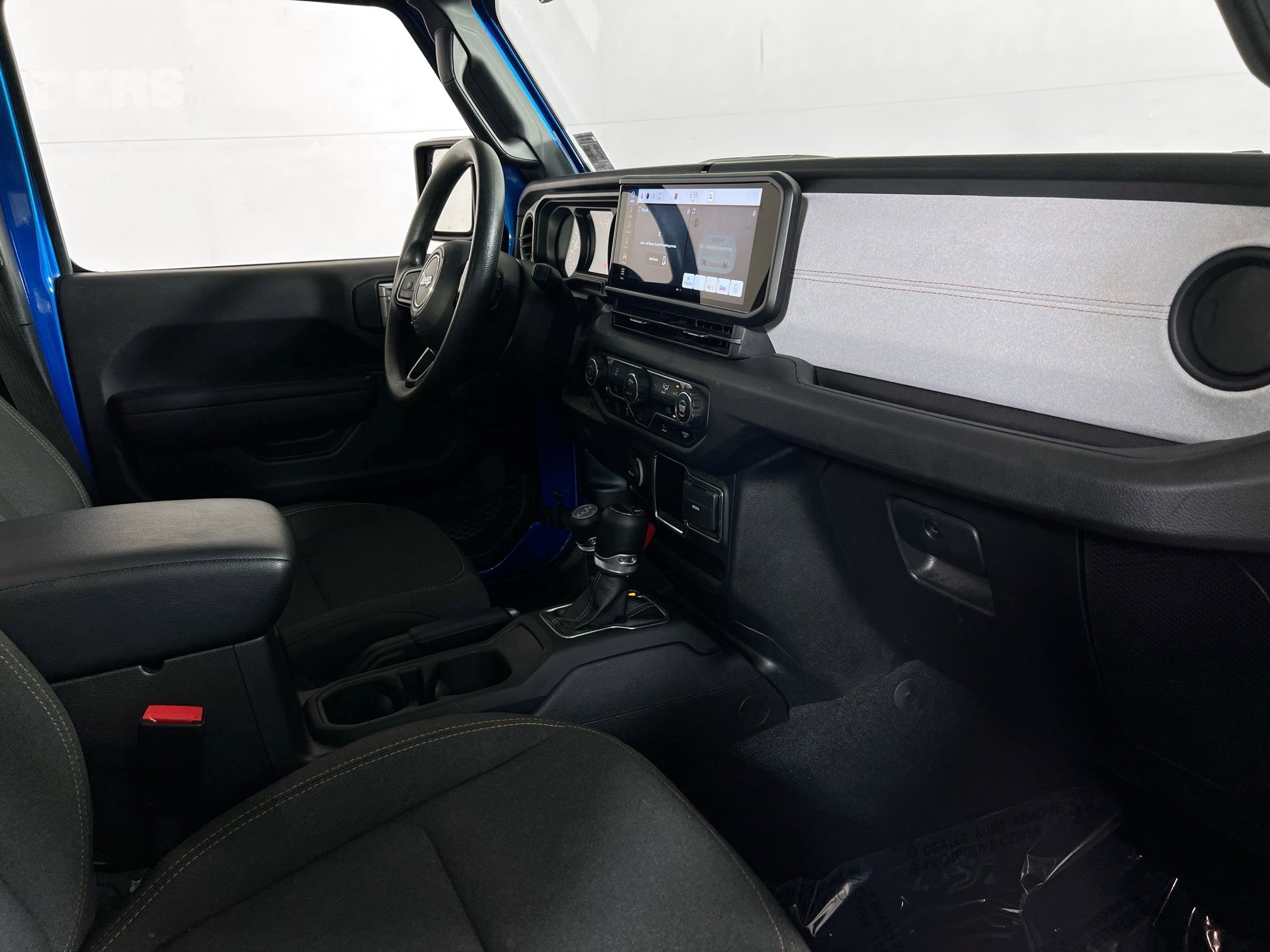 Used 2024 Jeep Gladiator Sport image 25