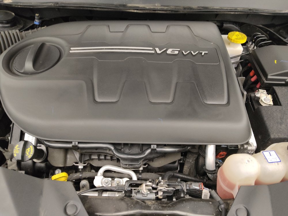Used 2019 Jeep Cherokee Trailhawk w/ Cold Weather Group image 30