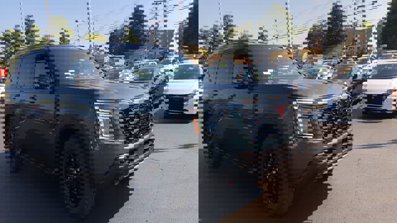 New 2026 Nissan Armada PRO-4X w/ Captain's Chari Seat Package image 2