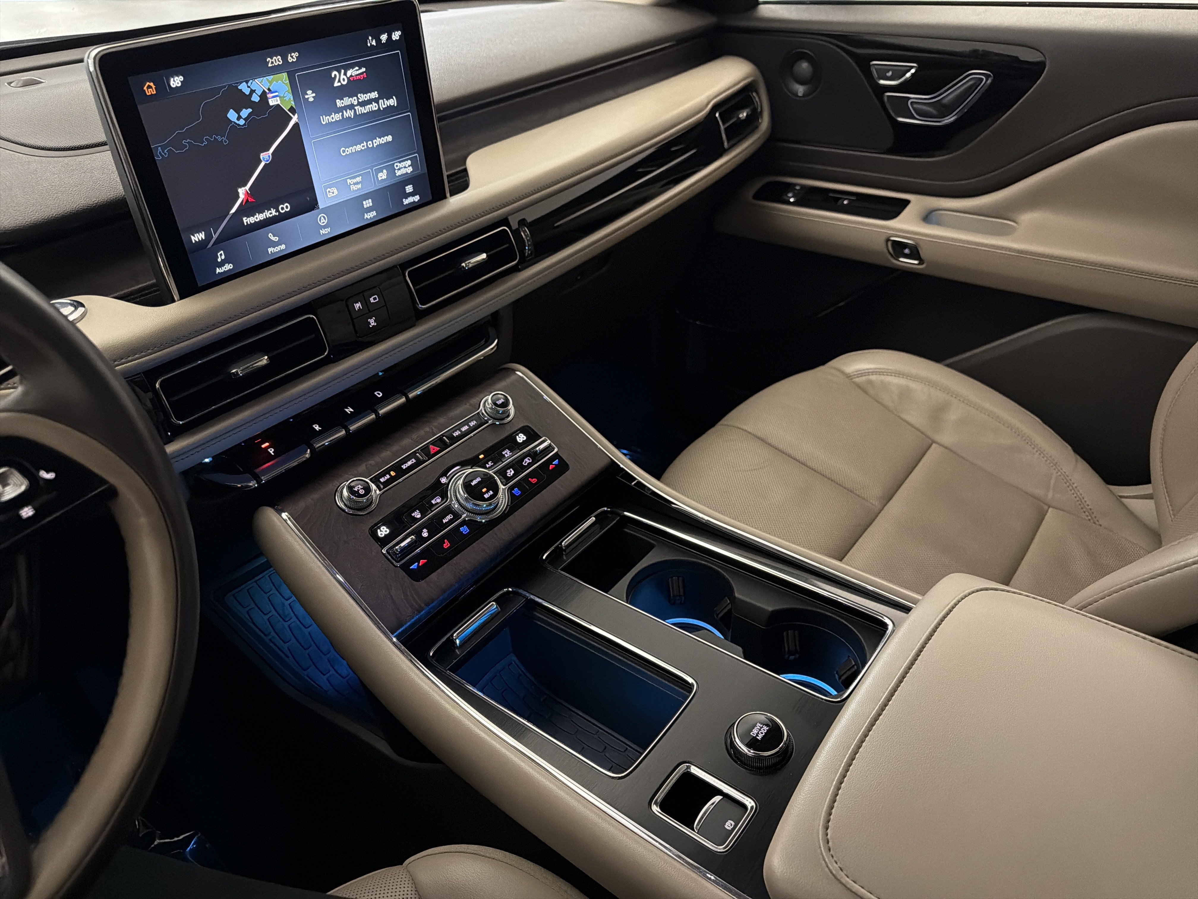 Used 2020 Lincoln Aviator Grand Touring w/ Elements Package Plus AWD/4WD image 18