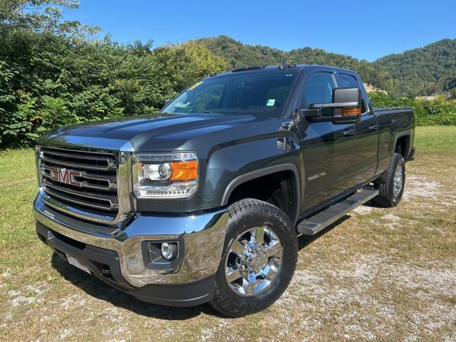 Used 2017 GMC Sierra 2500 SLE w/ SLE Preferred Package image 4