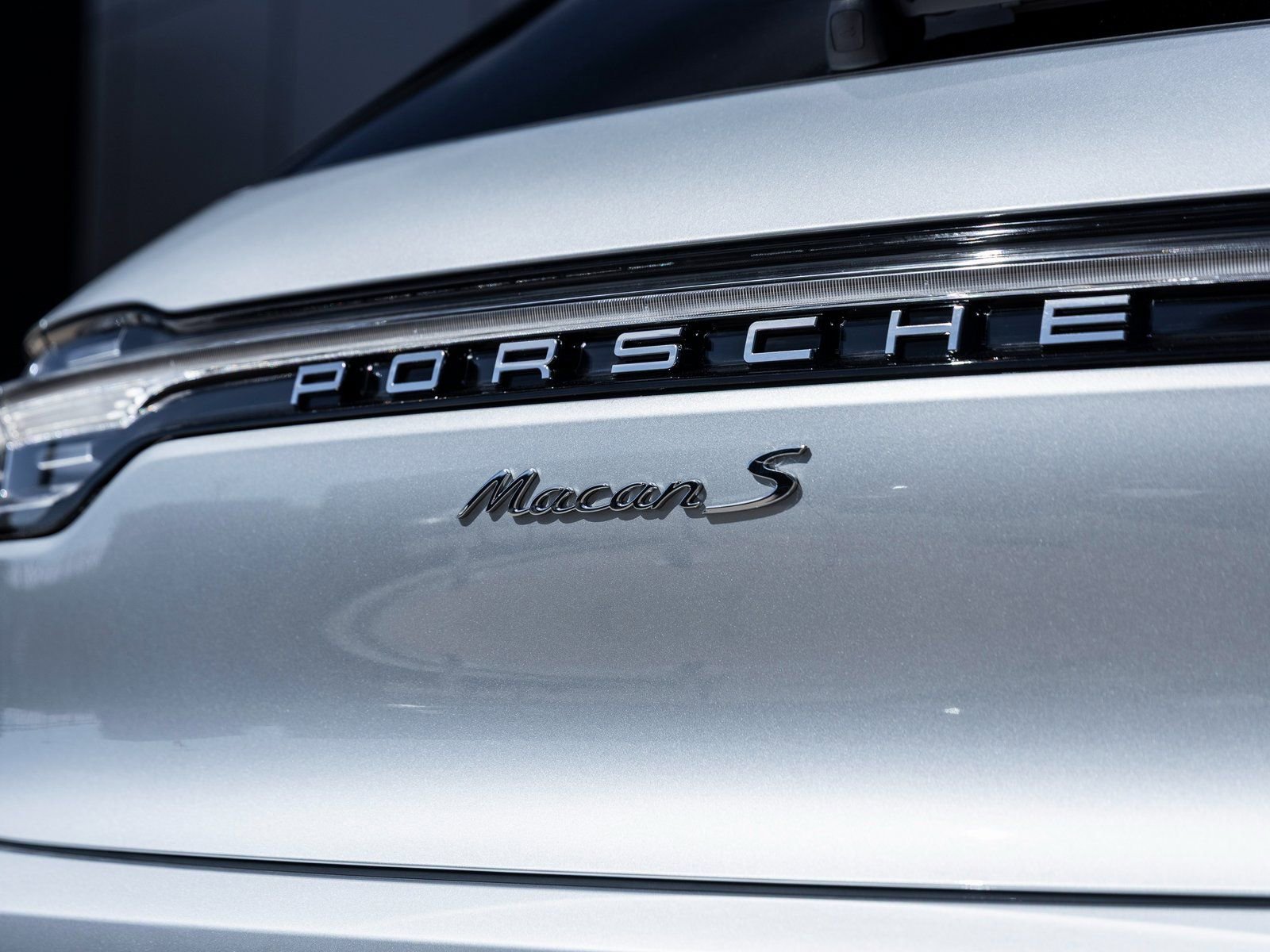 Certified 2025 Porsche Macan S image 15