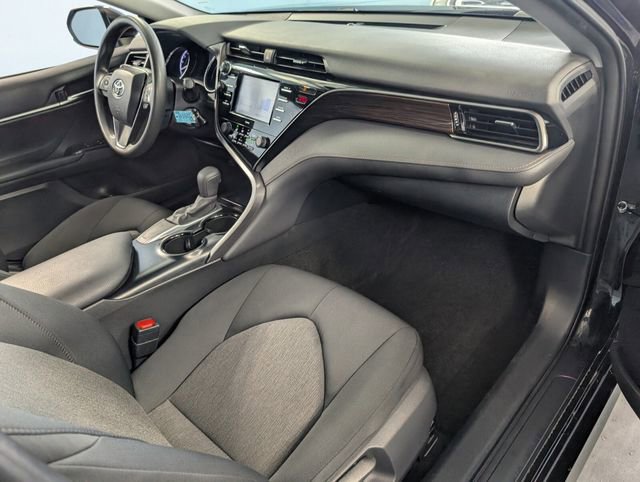 Used 2020 Toyota Camry LE image 14