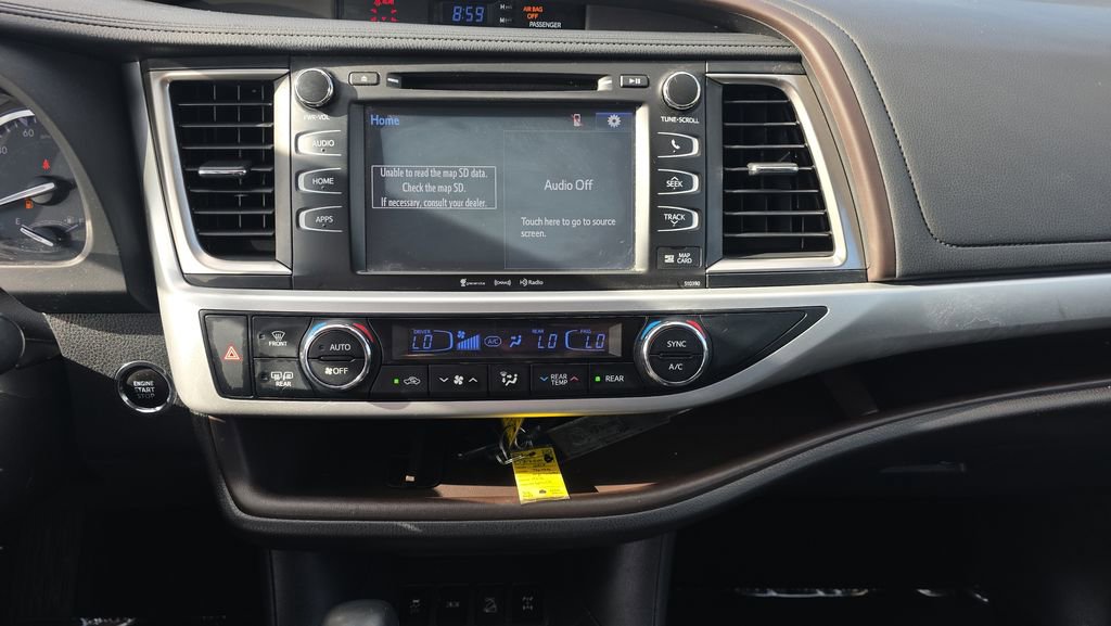 Used 2019 Toyota Highlander XLE AWD/4WD image 14