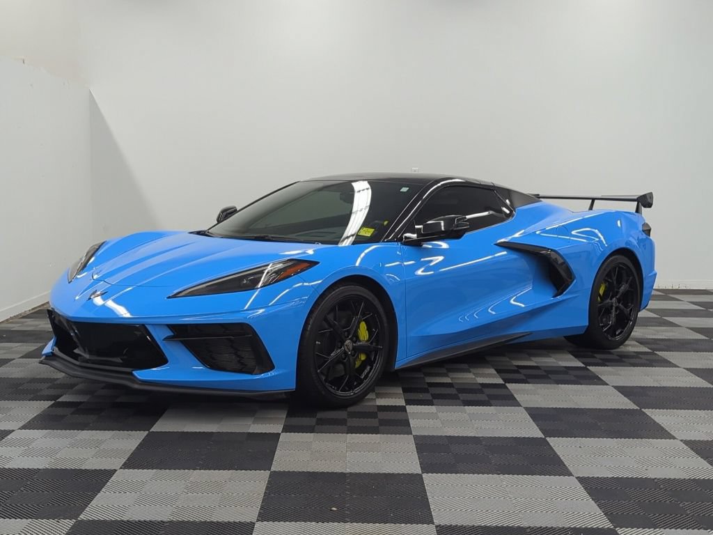 Used 2021 Chevrolet Corvette Stingray Premium Conv w/ Z51 Performance Package RWD image 3
