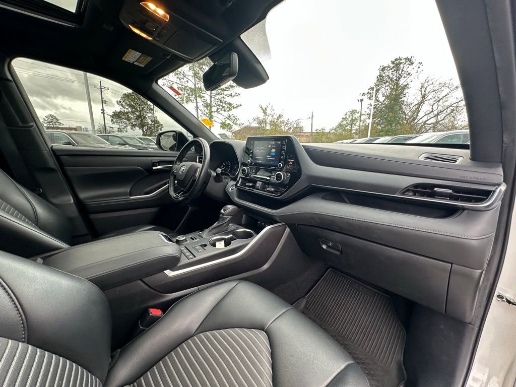 Used 2021 Toyota Highlander XSE image 34