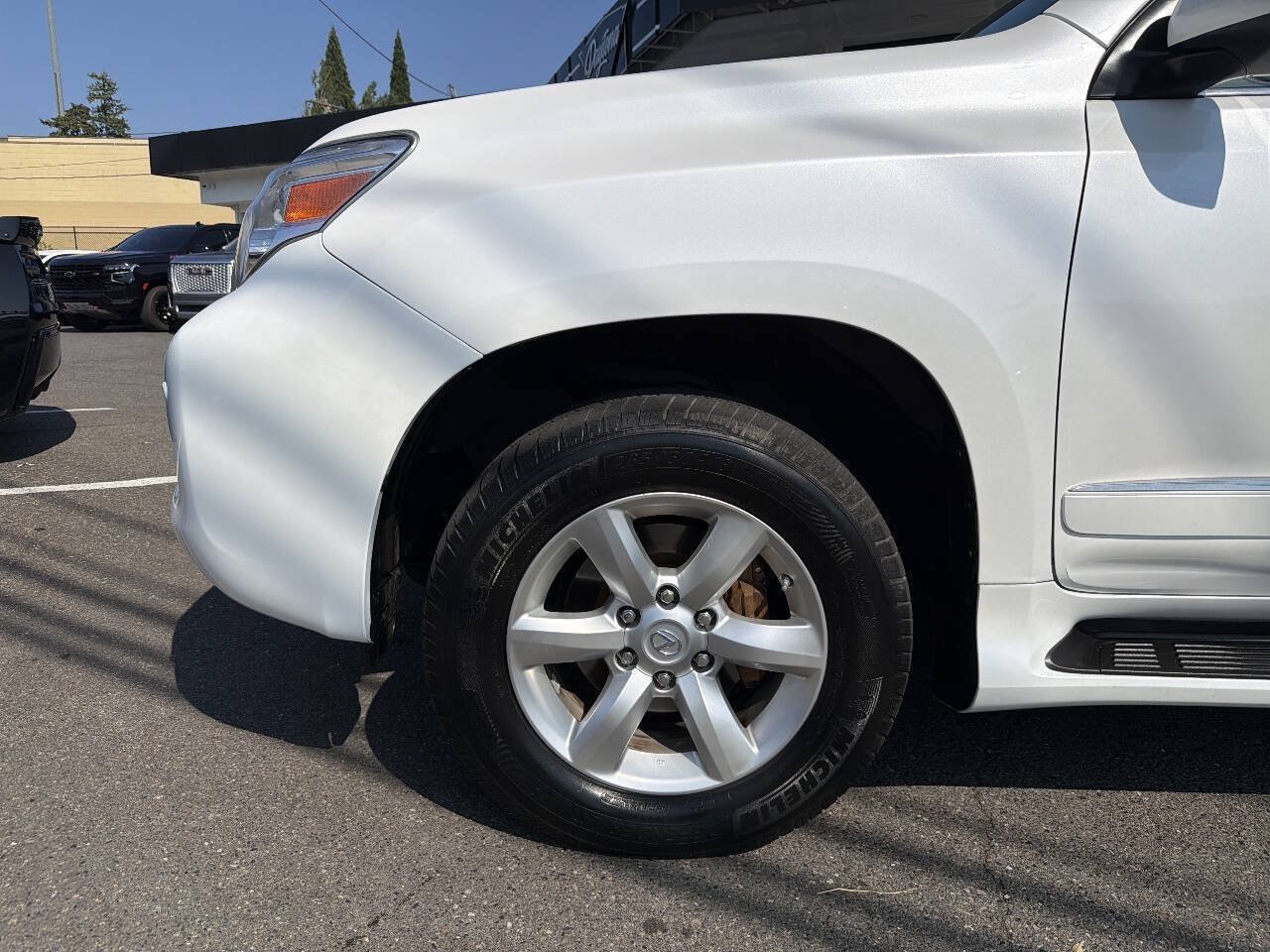 Used 2012 Lexus GX 460 w/ Convenience Pkg AWD/4WD image 12