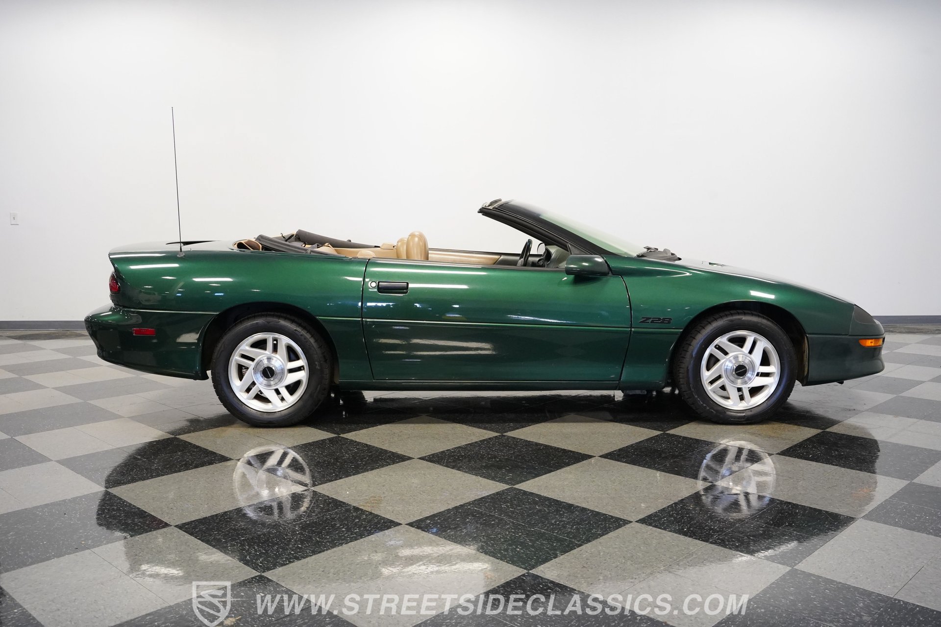 Used 1995 Chevrolet Camaro Z28 RWD image 15