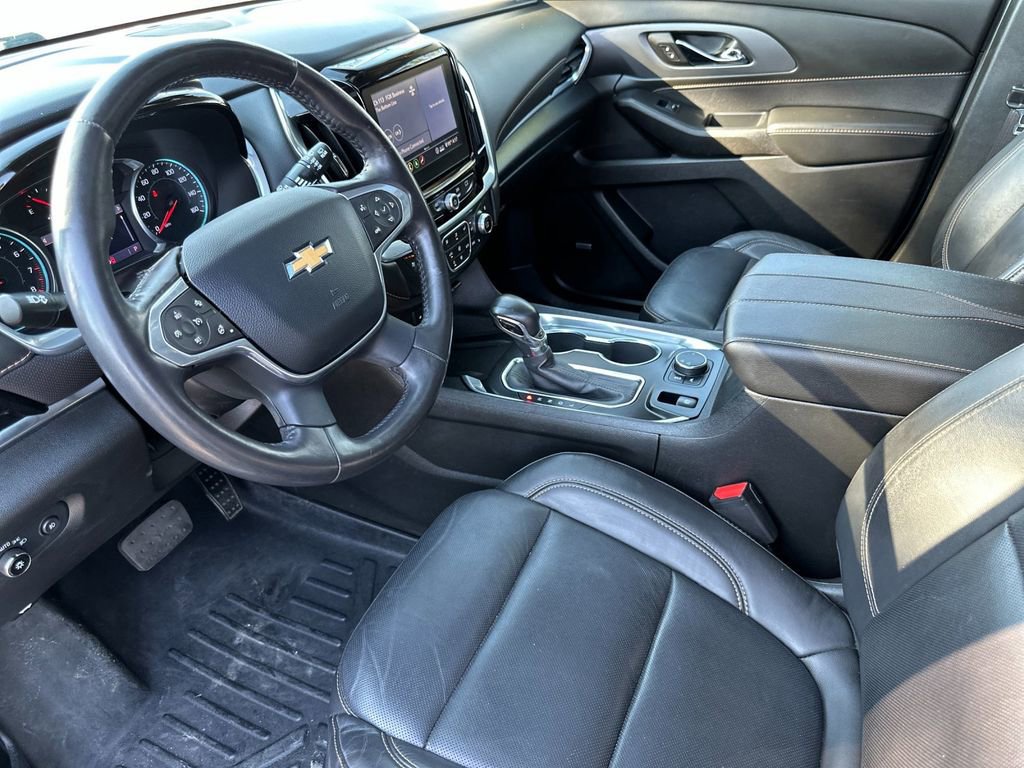 Used 2021 Chevrolet Traverse Premier w/ Redline Edition FWD image 9